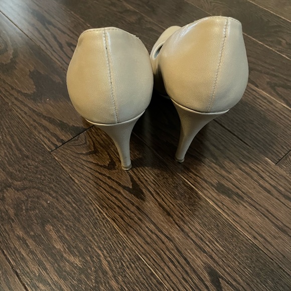 Aldo Beige Heels- Used but in very good condition. Size 39. - Picture 7 of 7